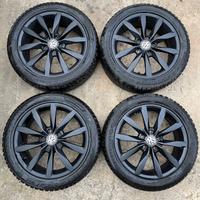 Cerchi originali vw con pneumatici invernali.