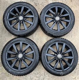 Cerchi originali vw con pneumatici invernali.