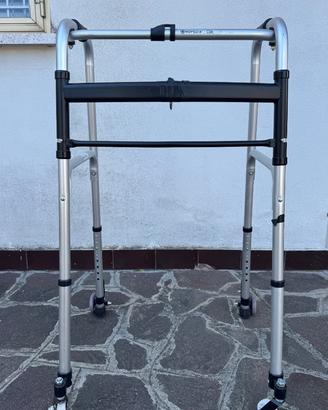 Deambulatore ripiegabile (leggero)