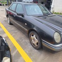 RICAMBI USATI AUTO MERCEDES Classe E Berlina W210