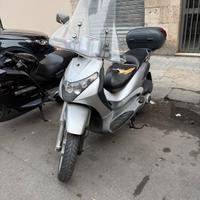 Piaggio Beverly 200