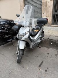 Piaggio Beverly 200