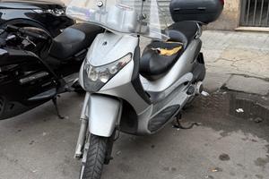 Piaggio Beverly 200