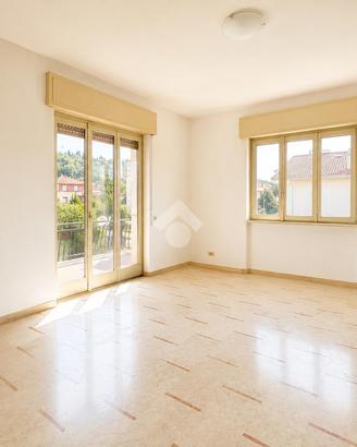 3 LOCALI A MOZZO