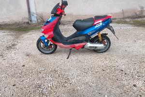 Aprilia SR