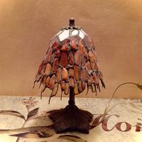 Antica lampada con vetri piombati a mano in bronzo