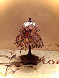 Antica lampada con vetri piombati a mano in bronzo