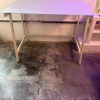 Scrivania in vetro ikea