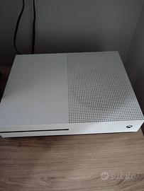 Xbox One 1 Terabyte + Controller 