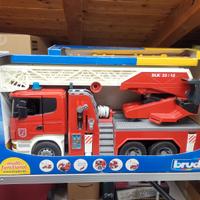 BRUDER Camion pompieri
