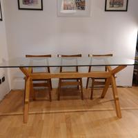 Tavolo in legno massello e vetro temprato