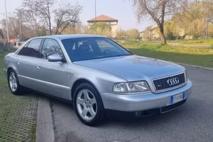 Audi A8 S8 4.2 V8 40V cat quattro