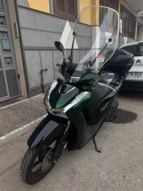 SH 150i 2024 colorazione vetro