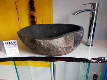 Bagno Arredo lavabo pietra legno Pennabilli