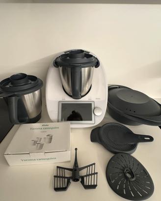 Bimby Vorwerk TM6 con secondo boccale e accessori