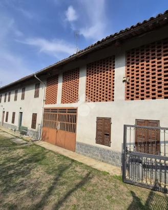CASA SEMINDIPENDENTE A CORTANDONE