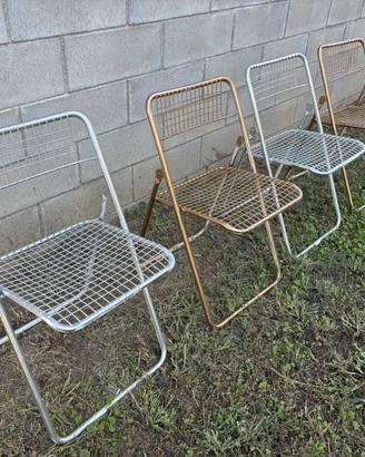 set di quattro sedie da giardino in metallo