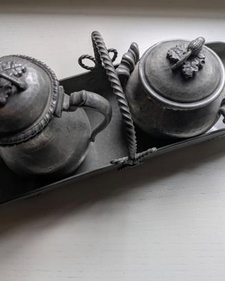 Servizio in Peltro Motivo Ghianda – Vintage