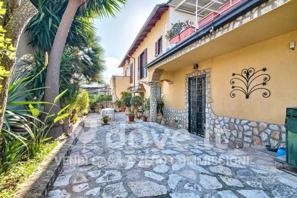 Villa di 205 m² con 5 locali a Palermo - Vista 2