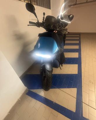 WOW 775 Scooter Elettrico L3e 125cc accessiorato