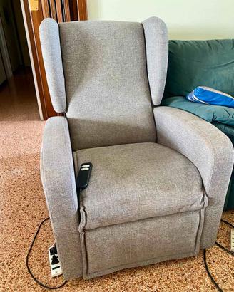 Poltrona reclinabile con telecomando