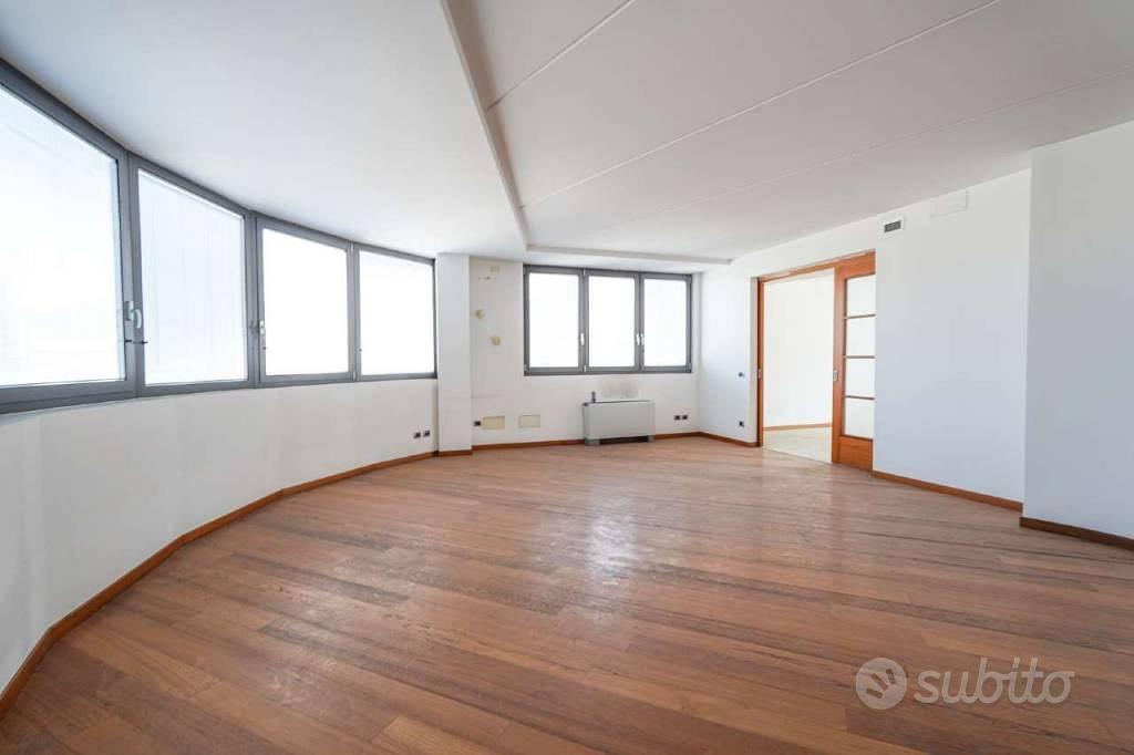 Immobile di 130 m² con 4 locali a Bergamo