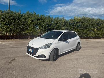 Peugeot 208 1.4 HDI