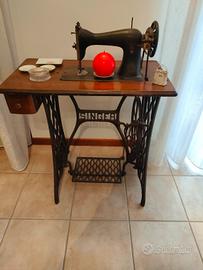 Macchina per cucire Singer vintage 