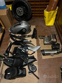 Benelli Leoncino 500 incidentata ricambi