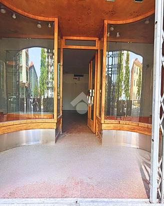 NEGOZIO A SERRAVALLE SCRIVIA