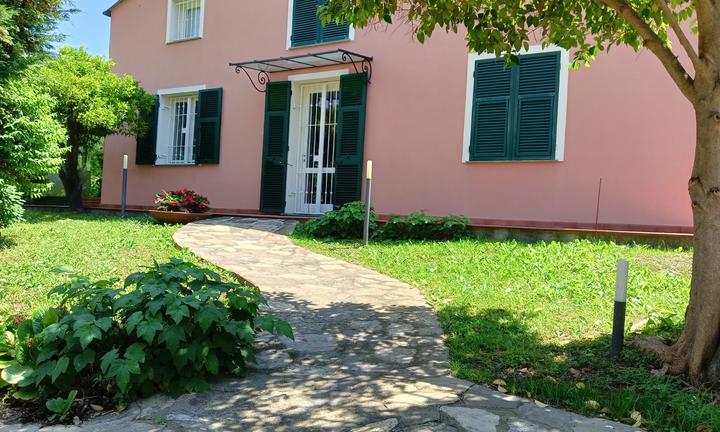 Villetta a due minuti da centro e mare