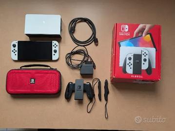 Nintendo Switch OLED + MicroSD 32GB e custodia