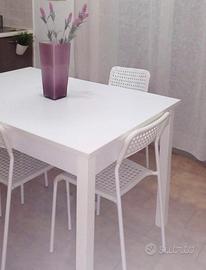 Tavolo cucina in legno bianco + 4 sedie