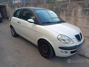 Lancia Ypsilon 1.3 Multijet 16V Momo Design