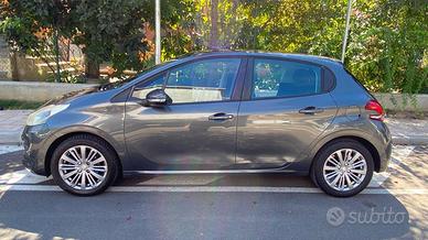 PEUGEOUT 208 1.2 PURETECH 82 5p ALLURE 2015