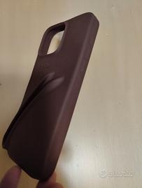 Cover marrone in silicone per iPhone 16 promax