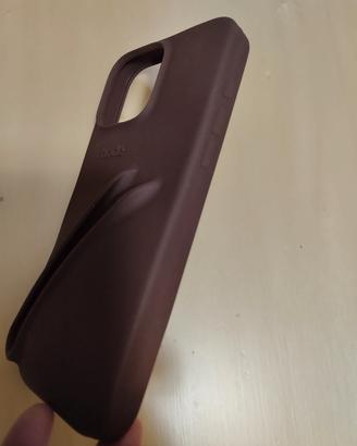 Cover marrone in silicone per iPhone 16 promax
