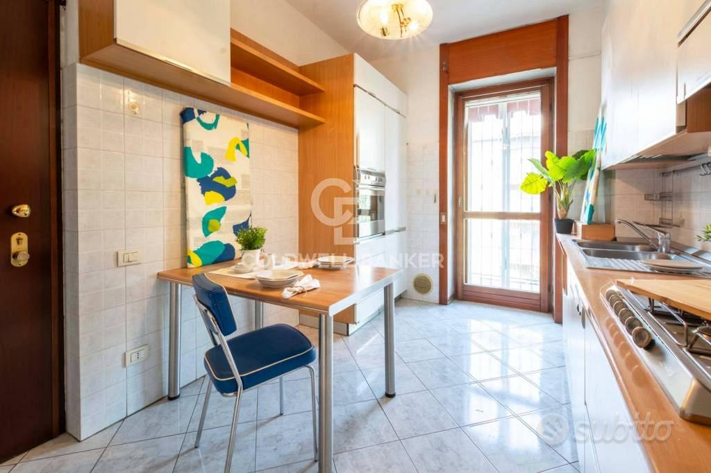 Appartamento di 131 m² con 4 locali a Milano - Altro