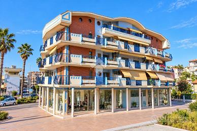 3 LOCALI A TORTORETO
