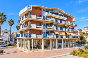 3 LOCALI A TORTORETO