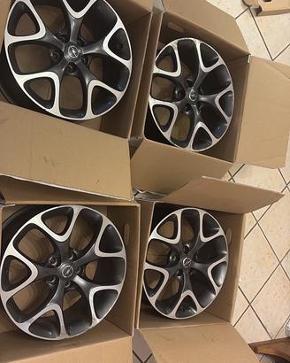 Cerchi in lega 18 pollici originali Opel corsa OPC