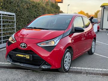 Toyota Aygo Connect 1.0 5 porte x-play + GARANTITA