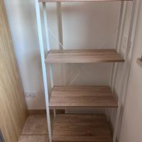 Scaffale in legno