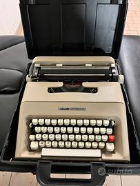 Macchina da scrivere olivetti