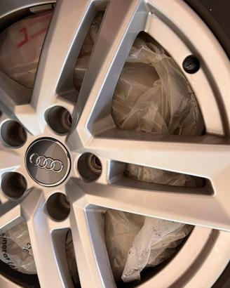 Cerchi 17” pollici per Audi A4 con gomme invernali