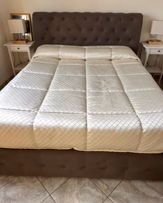 Letto matrimoniale con contenitore nuovo