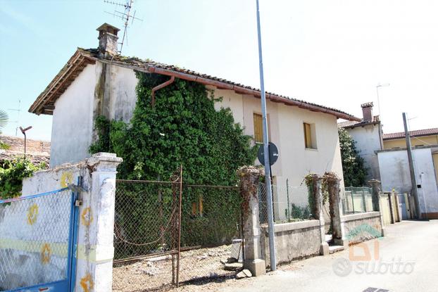 Casa singola con giardino