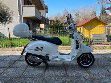 Vespa 300 GTS