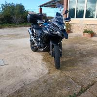 Benelli TRk 502x 