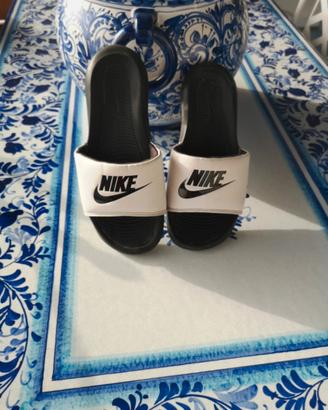 ciabbate nike bianche